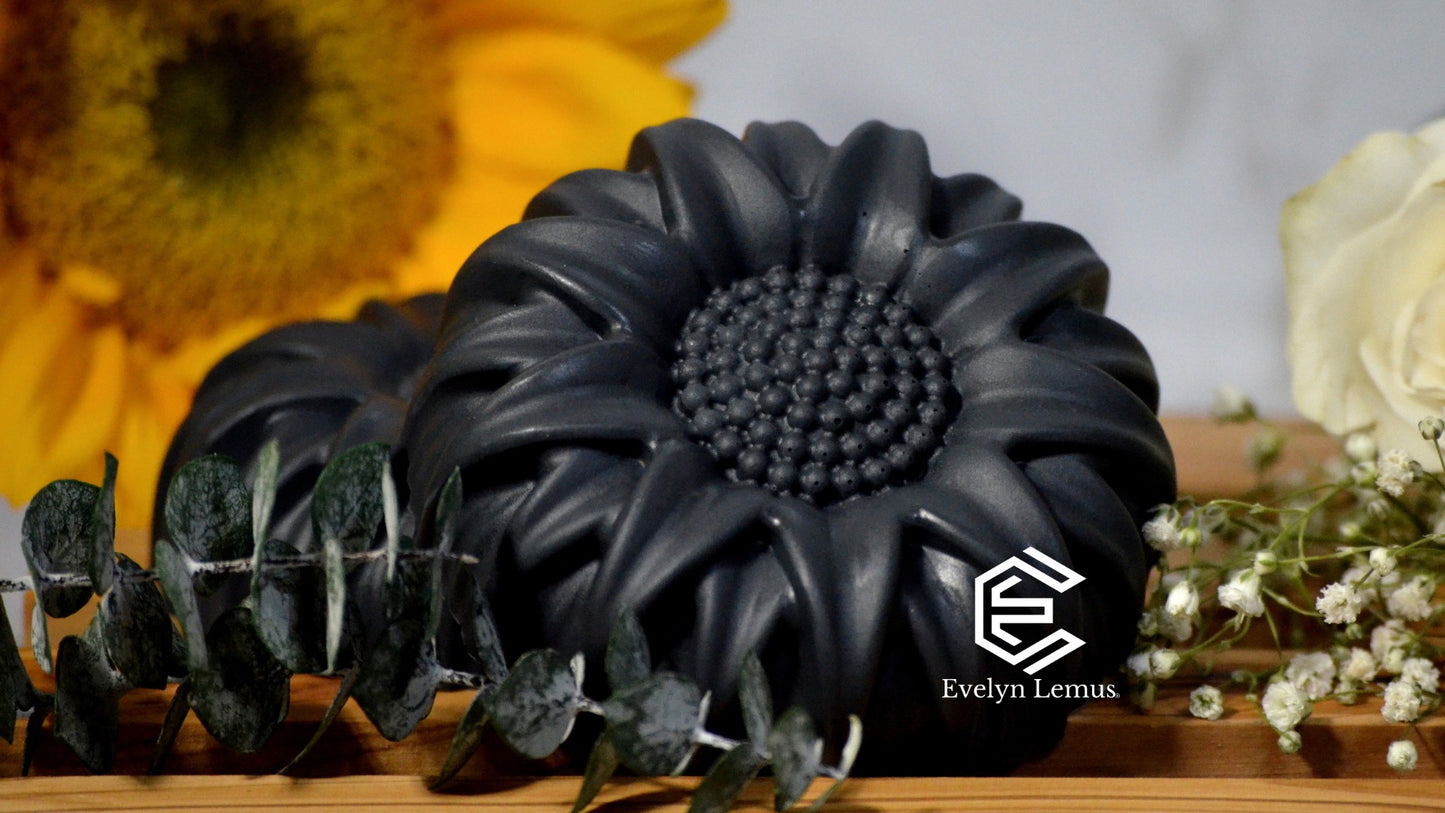 Jabón Natural de Carbón Activado | Natural Activated Charcoal Soap.